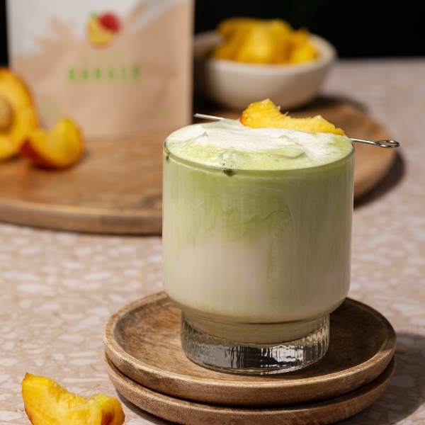 Krémes barackos jeges matcha latte