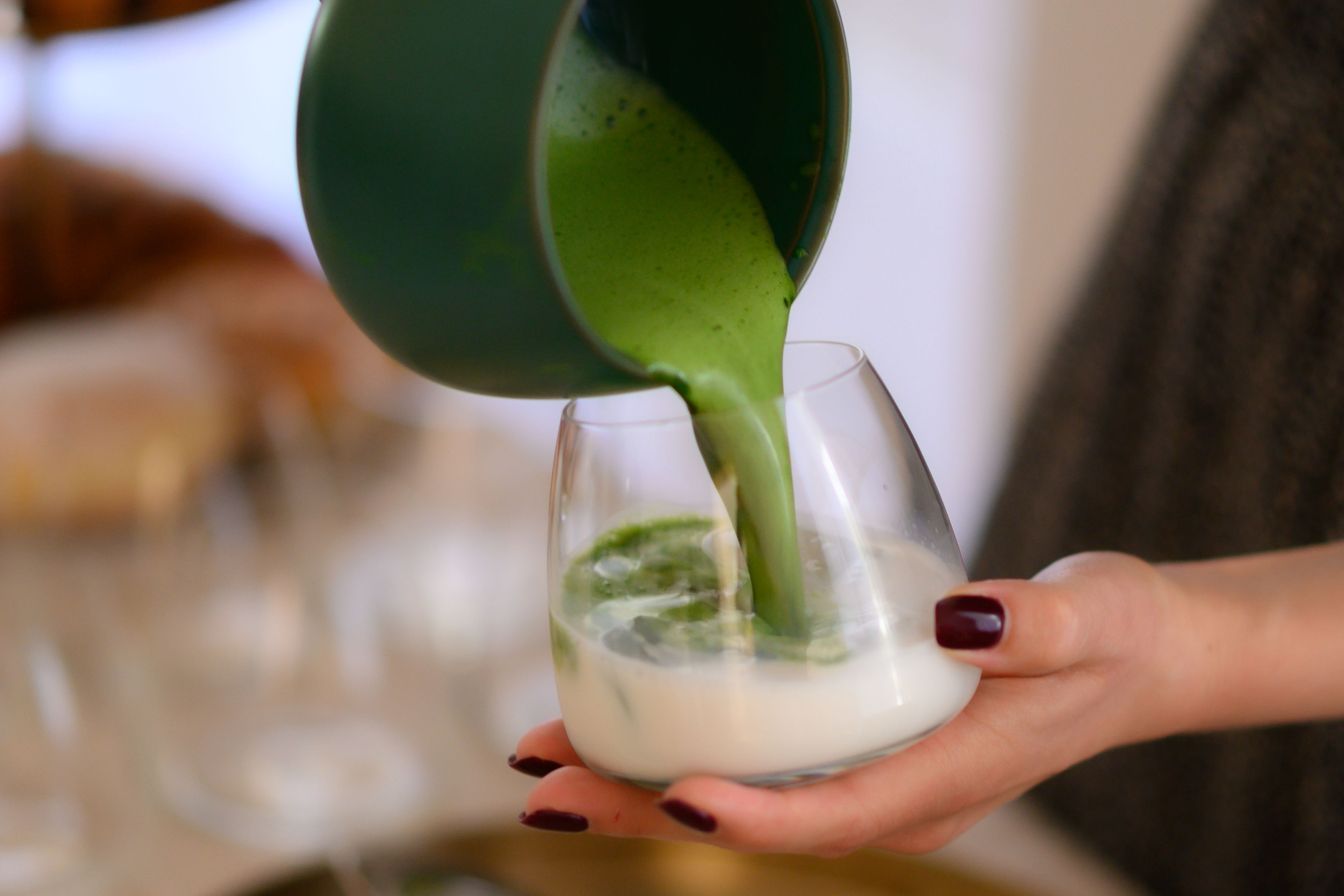 Matcha latte készítése workshopon